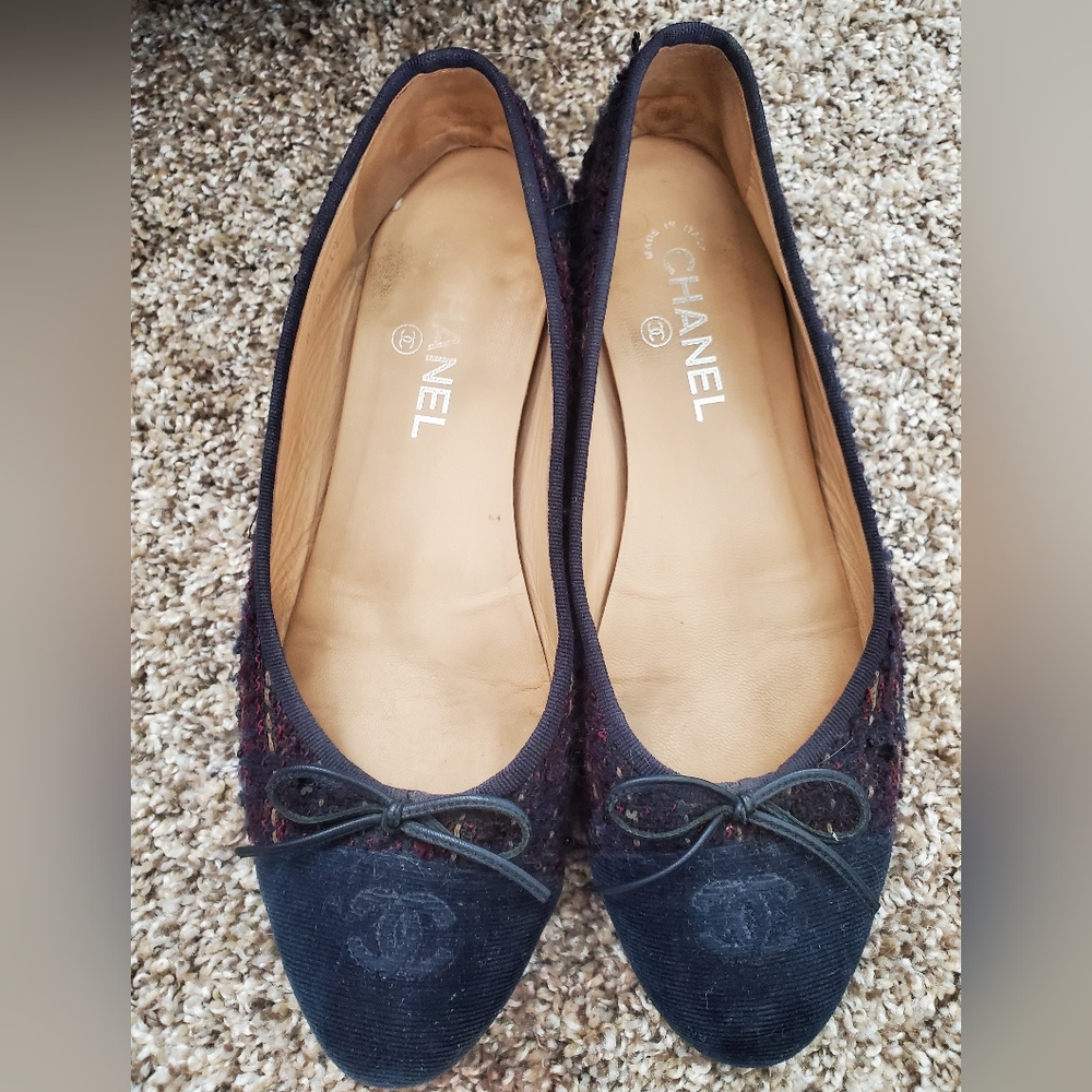 CHANEL tweed ballerina flats
